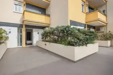 Brit Opal Centre Port - 38