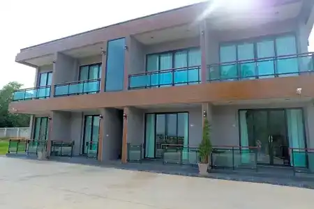 Nutchana Hill Boutique - 24