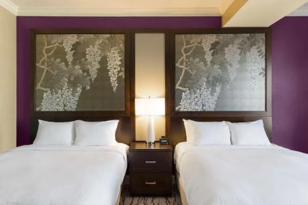 DoubleTree by Hilton Historic Savannah - 35
