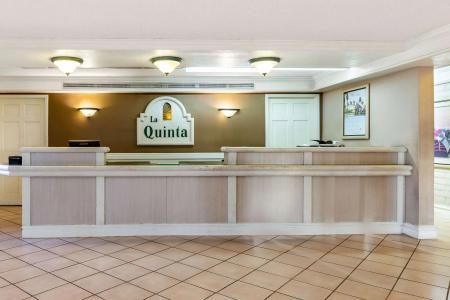 La Quinta Inn By Wyndham West - 1