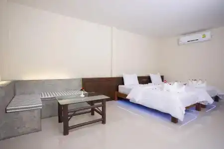 Suksompong Resort - 4