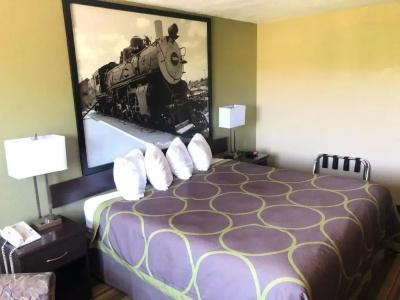 Super 8 by Wyndham/Wanamaker RD/I-70 - 15