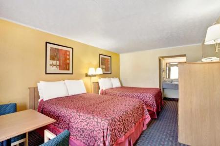 Days Inn by Wyndham West - 18