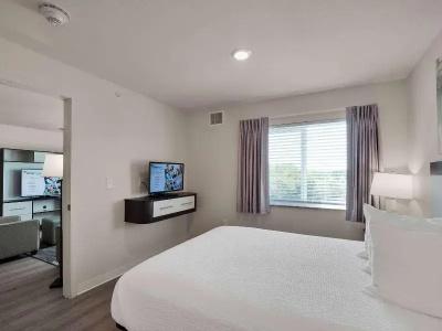 Waterwalk Charlotte Arrowood - 91
