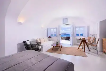 Pezoules of Oia - 74