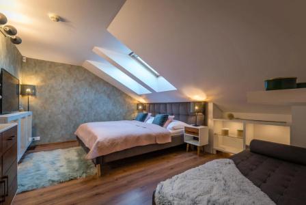 Residence & Club - 1