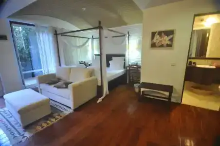 El Vino & Suites - 36