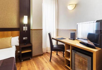 Catalonia Giralda - 36