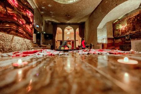 Oread Cave Suites - 319
