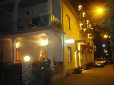 Karagianni - 6