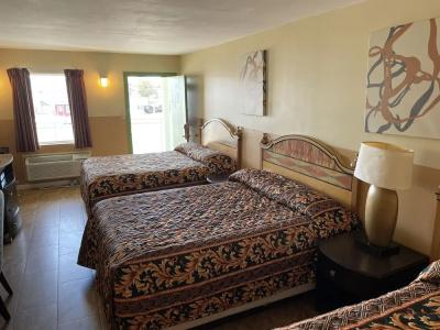 Sea Palace Inn - 77
