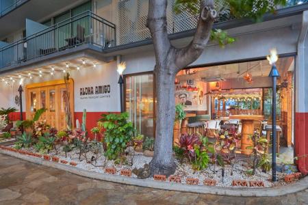 Courtyard by Marriott Waikiki Beach - 25