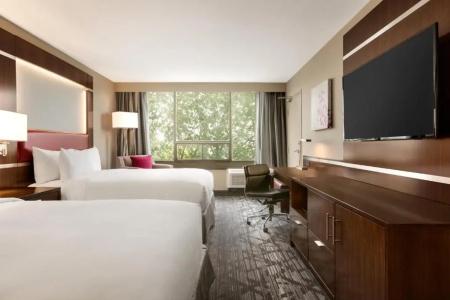 DoubleTree by Hilton Toronto Airport West - 39