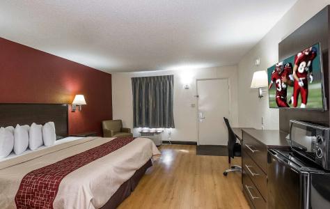 Red Roof Inn - Normal/University - 3