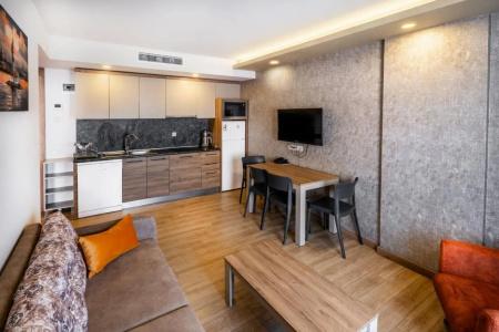 Golden World Suite - 19