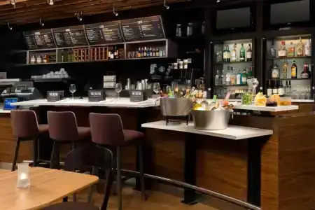 Courtyard by Marriott - 19