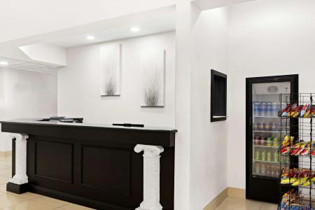 Sans Boutique & Suites - 19