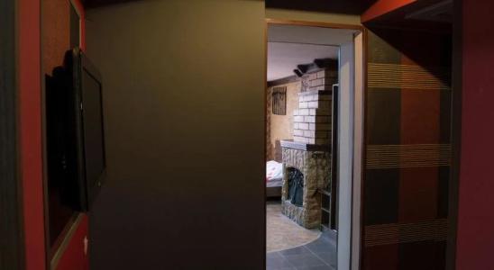 2x2 Cinema-Bar & Tours - 5