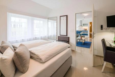 Best Western Plus Celebrity Suites - 3
