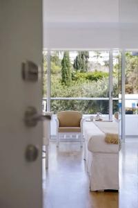 Grecian Sands - 67