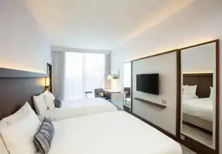 Courtyard by Marriott Edinburgh West - 6