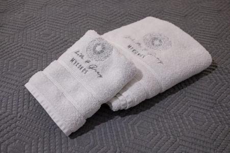 White and Grey - 154