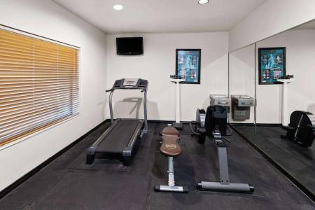 Oyo Townhouse Houston Brookhollow - 11