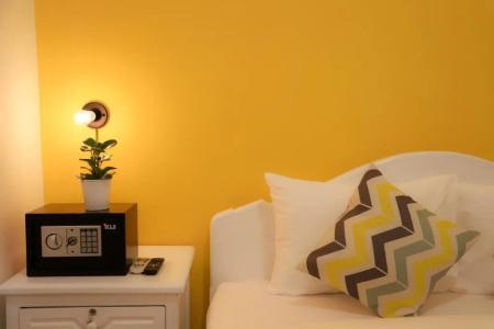 Glow Inn - 37