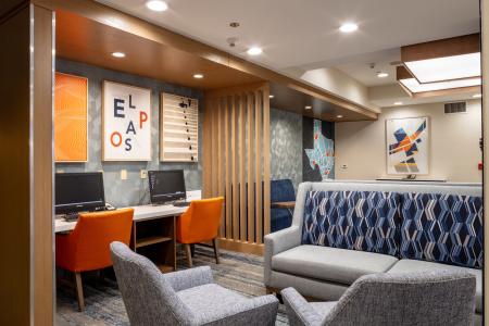 Holiday Inn Express & Suites West - 22