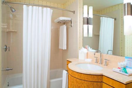 Four Points by Sheraton Downtown - 29