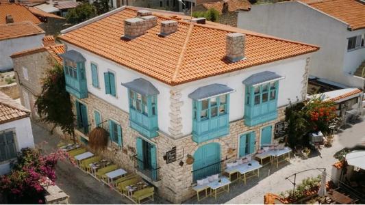 Beyaz Kapi Boutique - 0