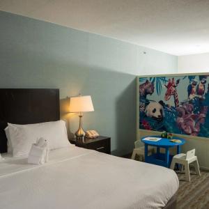 Holiday Inn Express & Suites-Summit Township, an IHG - 22