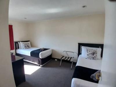Palm City Motor Inn - 86