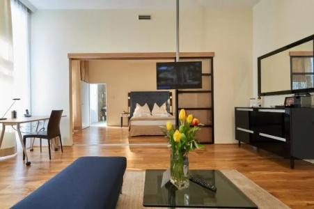 HiLight Suites - 66