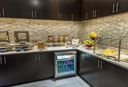 Fairfield Inn & Suites by Marriott Boston - 12