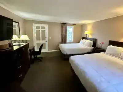 Blowing Rock Inn - 4