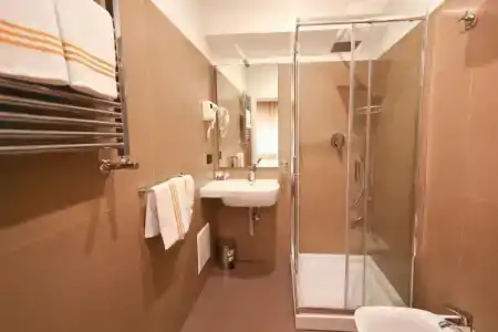 7th Floor Suite - 115