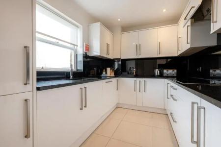 Queensgate Court - 263