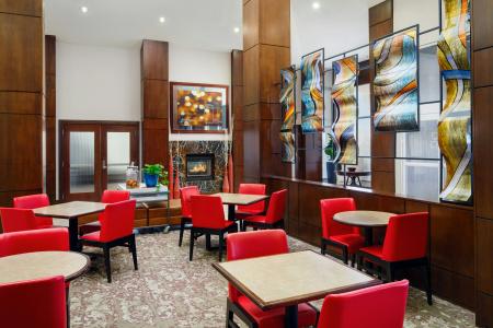 Hilton Garden Inn Airport - 36