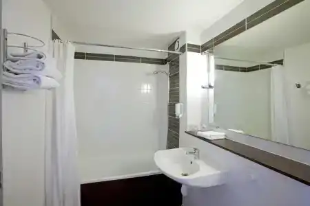 Sure by Best Western Biarritz Aeroport - 39