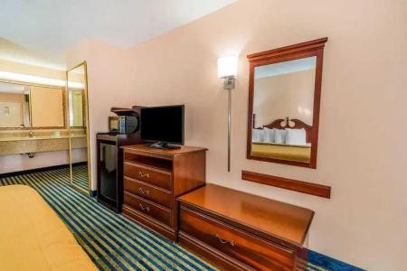 Quality Inn Savannah I-95 - 22