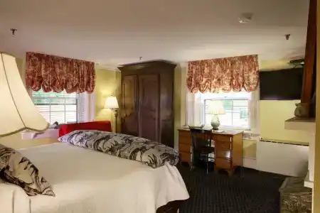 200 South Street Inn - 50