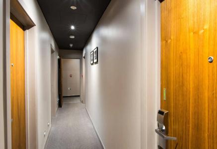 London Court - 13