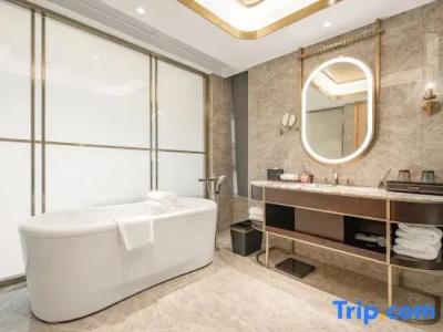 East Tai Lake Grand - 81