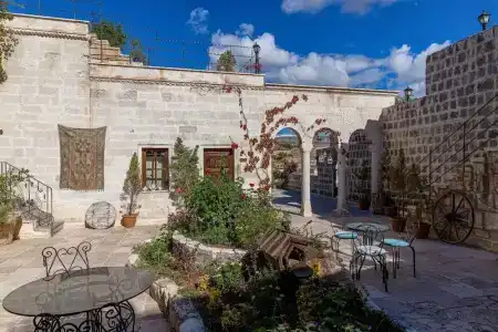 Sinasos Palace Cave - 41