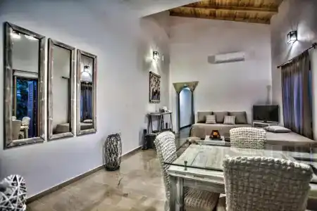 Maya's Boutique Residence - 26