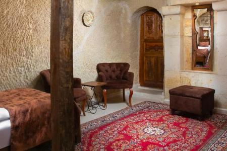 Romantic Cave - 106
