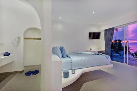 La Perle Luxury Boutique - 73