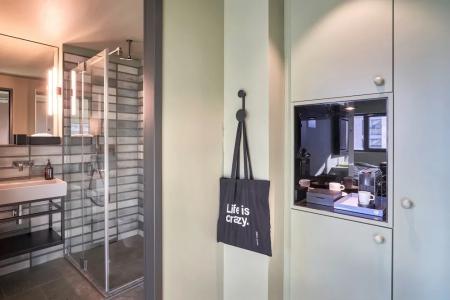 Gekko House Frankfurt, a Tribute Portfolio - 33