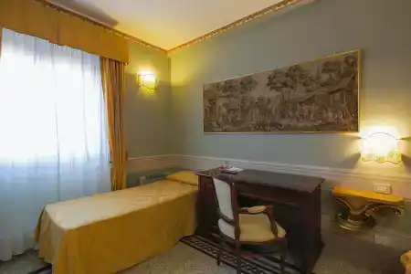 I Portici Boutique - 14